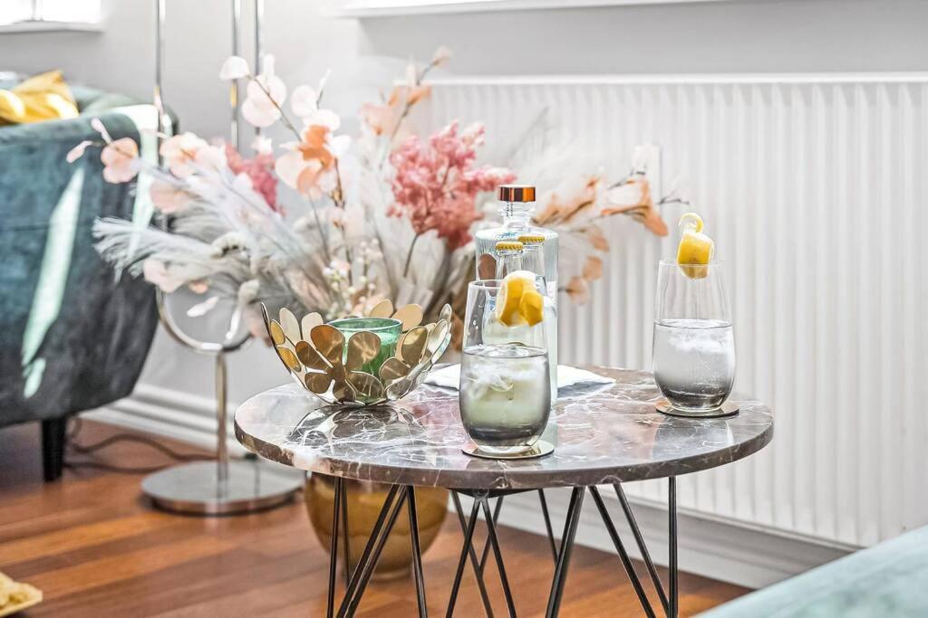 The Modern Breakaway In Apartment *
