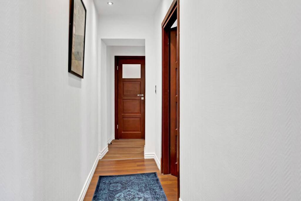 The Modern Breakaway In Apartment